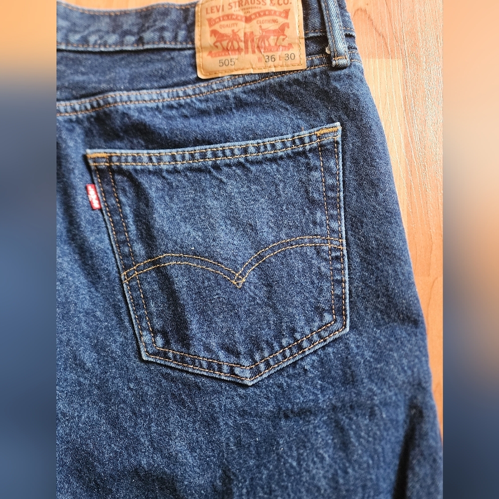 Levi's Dark Blue Denim Jeans - Back Pocket Detail